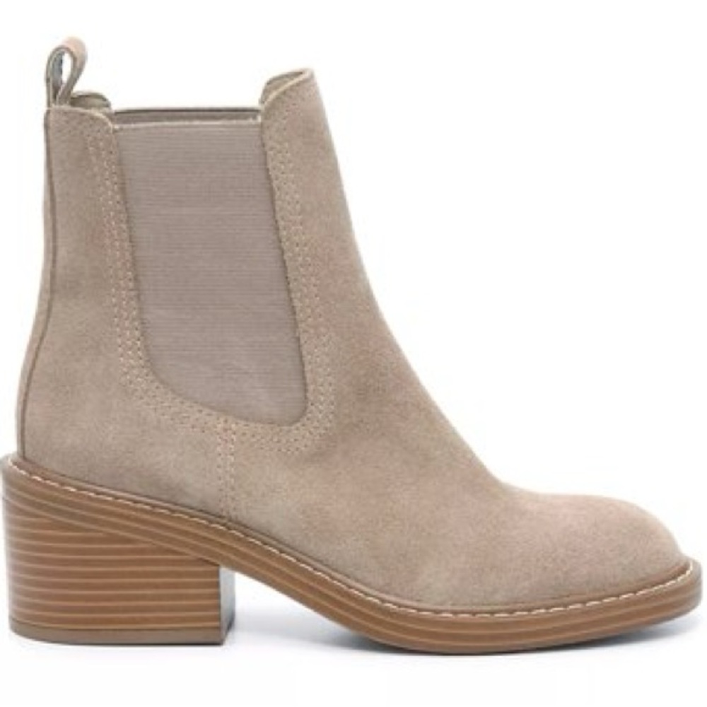 Steve Madden Laurely Suede tan taupe Boots size 8